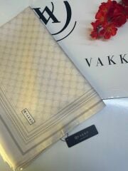 VAKKO MONOGRAM DESEN TWİL İPEK ŞAL KREM